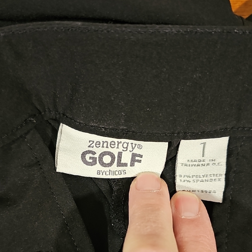 Zenergy By Chicos Stylish Women's Black Golf Shorts. Size 1 (M). - Picture 2 of 3